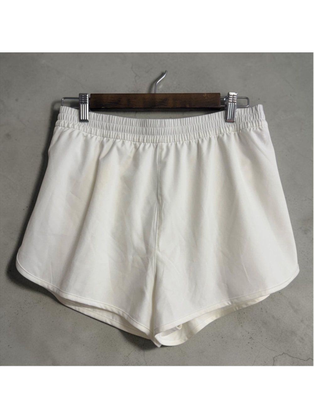 PINK Victoria's Secret Athletic Shorts White Medium NEW WITH TAGS
